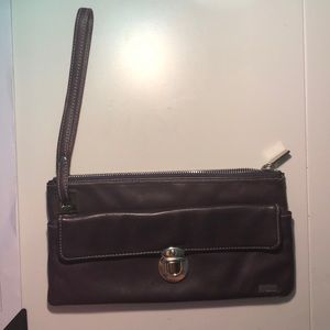 Wristlet purse